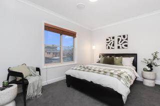Mickle Townhouse, Steps to CBD - Warrnambool - 1