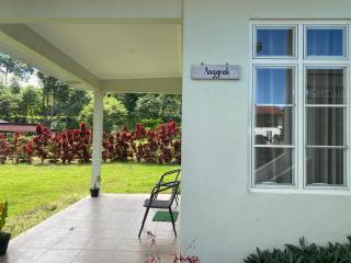 A beautiful and Spacious Rumah Manado 2 Bedrooms with Bathrooms Villa Marion Tomohon - Tomohon - 9