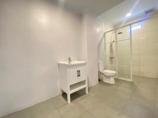 A beautiful and Spacious Rumah Manado 2 Bedrooms with Bathrooms Villa Marion Tomohon - Tomohon - 2