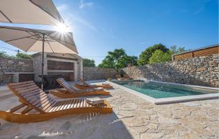 Cozy Home In Mirlovic Zagora - 3