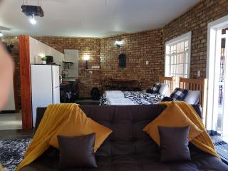 2K City Studios Not Self catering - Graskop - 7