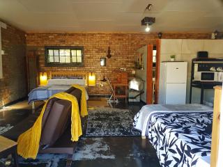 2K City Studios Not Self catering - Graskop - 3