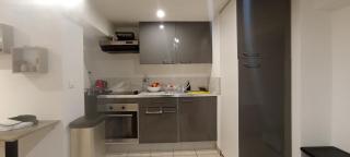Maison familiale avec une chambre, salon et cuisine, nous vous proposons un appartement Avec tout équipé et ménage - Aubervilliers - 3