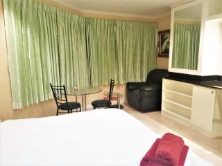 Jomtien Thip Condotel - Sleeps 2 Beachside - 5