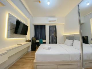 Fully Furnished 1BR The Alton Apartment By Travelio - Semarang - 0