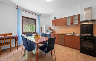3 Bedroom Lovely Apartment In Vodice - Vodice - 6