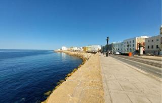 Stunning Apartment In Cadiz With Wifi - Cadice - 3