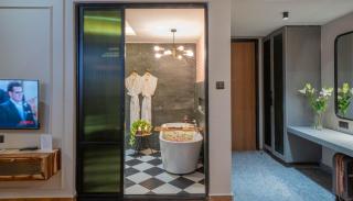 Boutique Hotel By One Tree - 1