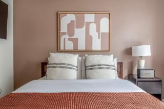 Blueground South Lake Union space needle views SEA-709 - 4