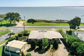 The Blue House on Lake Albert - Meningie - 5