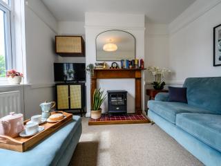 3 Bedroom home within walking distance of town - Pass the Keys - 8