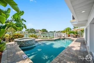 Waterfront Heated Pool Game Room Sleeps 20 - 5