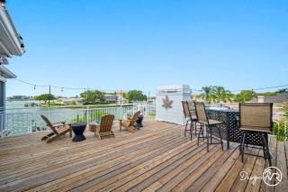 8BR w Heated Pool Waterview - Close to Beach - 1