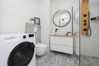 Metro Targówek One Bedroom Apartment for 4 with Furnished Balcony by Noclegi Renters - 6