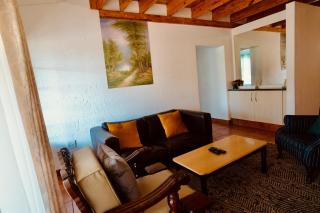 Palm Haven 5 min drive to Carlswald Centre - Midrand - 0