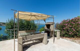 2 Bedroom Lovely Apartment In Obrovac - 5