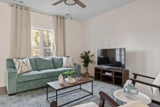 1 King 1 Queen 2 Double Garage Washer & Dryer - Nashville - 8