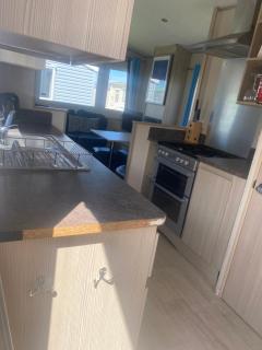 Coastal Cabin Retreat in Rhyl - Rhyl - 4