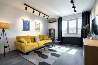 Modern Industrial Retreat - Bucarest - 0