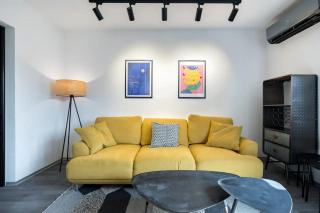 Modern Industrial Retreat - Bucarest - 6