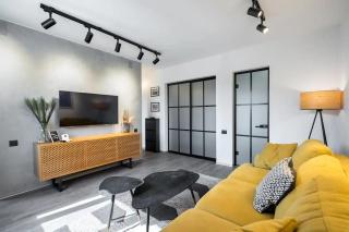 Modern Industrial Retreat - Bucarest - 2