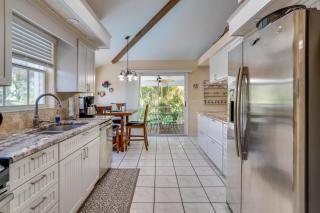 Oversized 3 Bedroom Home with Pool, Spa, Elevator - Holmes Beach - 1