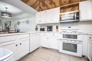 Seashore - Beautiful West End Townhome - Panama City Beach - 3