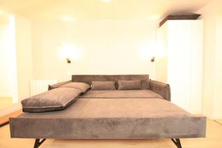 Disponible - Appartement Entier Rénové - Canapé Lit Emma - RERB, 5mn Paris - 2 pers - Parking Rue Gratuit - Tout équipé - 1er étage - 3 - 9