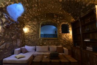 Donkey Farm Traditional Residence - Emporio Santorini - 6