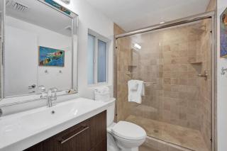 44 Canal Home With Heated Pool & Free Dock - Fort Lauderdale - 2