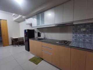 Caleze Properties One Uptown Residence BGC - Manila - 5