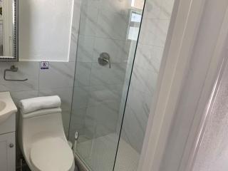 2 Min Walk To The Beach- Renovated King Studio #2 - Fort Lauderdale - 3