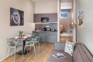 VN17 Rooftop Suites by Adrez - 2