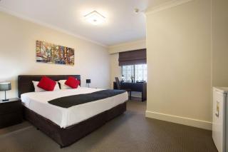 Enfield Hotel - 9