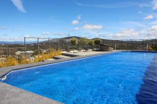 Stylish Apartment with Rooftop Pool, Minutes from City and ANU - Canberra - 3