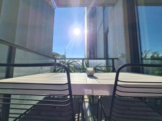 Stylish Apartment with Rooftop Pool, Minutes from City and ANU - 2