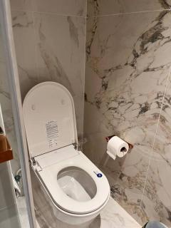 Metropole The Crest 3BR D2 city view 5 quality - Ho Chi Minh - 5