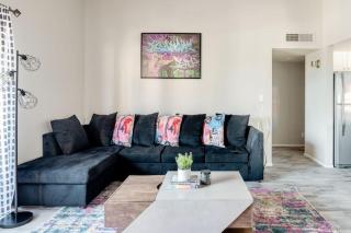 Vibrant 1br Condo Wpatio, Pool, & Parking - 9