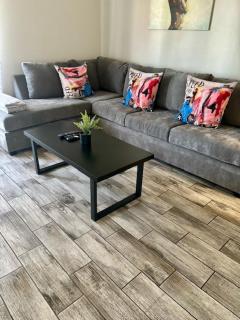 Vibrant 1br Condo Wpatio, Pool, & Parking - Scottsdale - 4