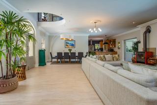 Spacious Five Bed House Central Franschhoek - Franschhoek - 2