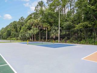 Luxury Orlando 1BR Condo with Pool view & Next to Disney - Kissimmee - 9