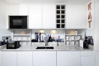 Chic City Living in Stratford a Cozy 2BR Flat - Londra - 2