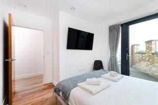 Stylish 2 BR Flat in Wandsworth - London - 2