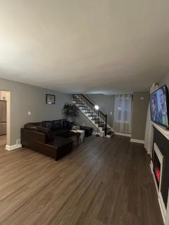 Single home, 4 beds, 2 baths - 7