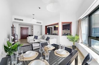 WelHome - Stunning High-Rise with Canal View Near MarinaMall - Dubai - 3