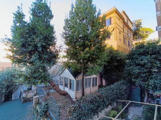 Vatican Museums Balcony Apartment - Fast Wi-Fi & Metro Nearby - 6