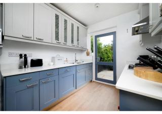 4BR House Minutes from Transport & Attractions - Londra - 4