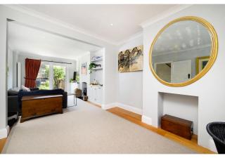 4BR House Minutes from Transport & Attractions - Londra - 5