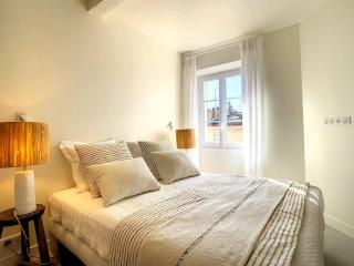 BEST location in Cannes! Just renovated! - 5