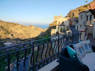 Holiday House Casablanca - Savoca - 6